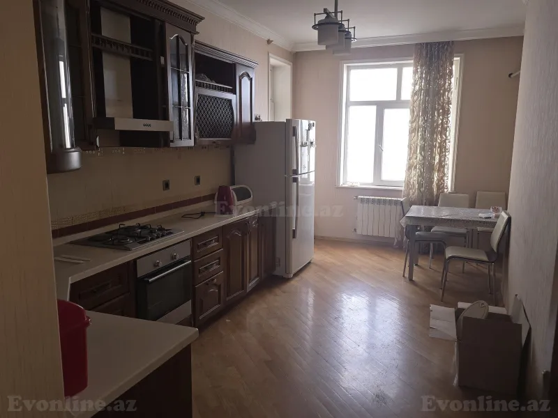 3 otaqlı Mənzil 126 m² Nizami m. Satılır