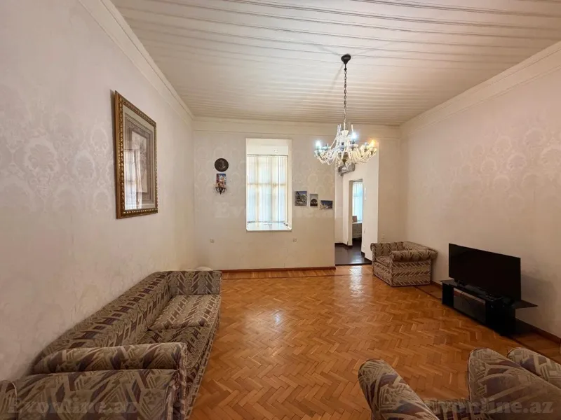 Kirayə verilir 3 otaqlı Mənzil Köhnə tikili 75 m² Yasamal r.