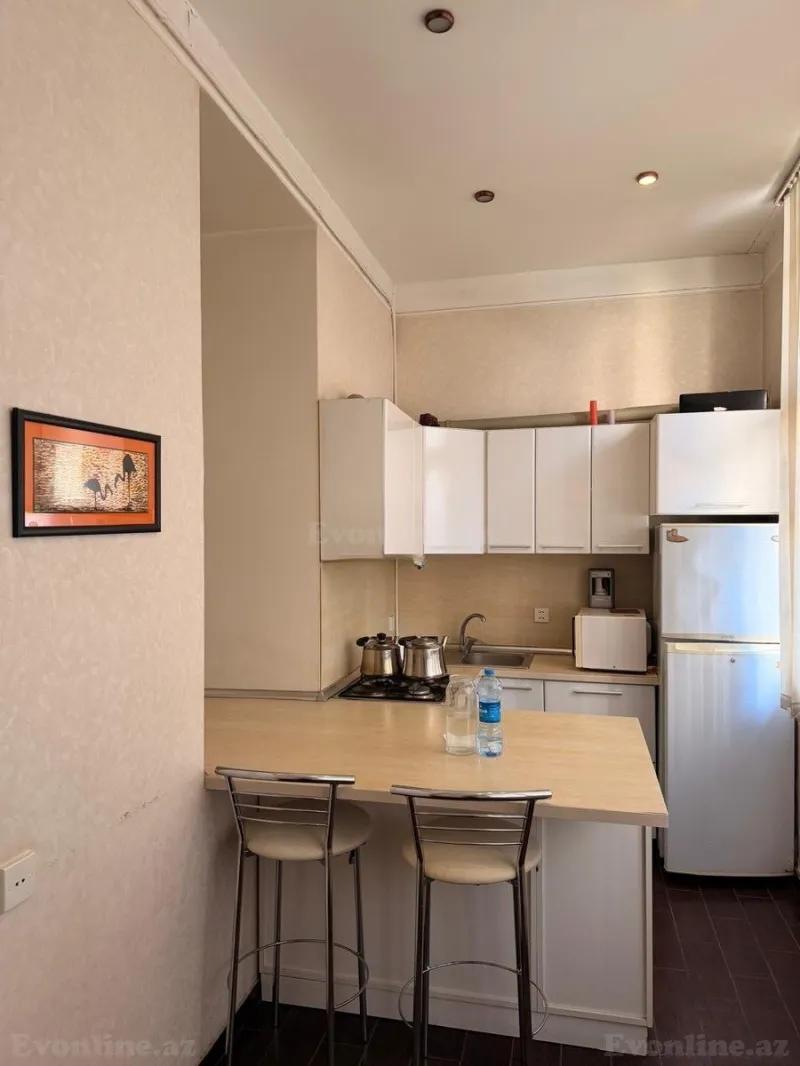 Kirayə verilir 3 otaqlı Mənzil Köhnə tikili 75 m² Yasamal r. - şəkil 6