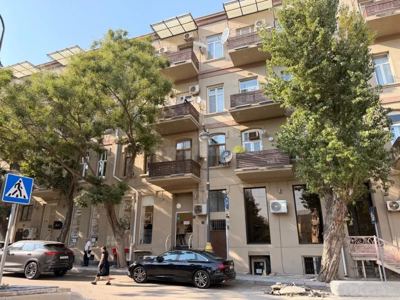 Kirayə verilir 3 otaqlı Mənzil Köhnə tikili 75 m² Yasamal r. - şəkil 9