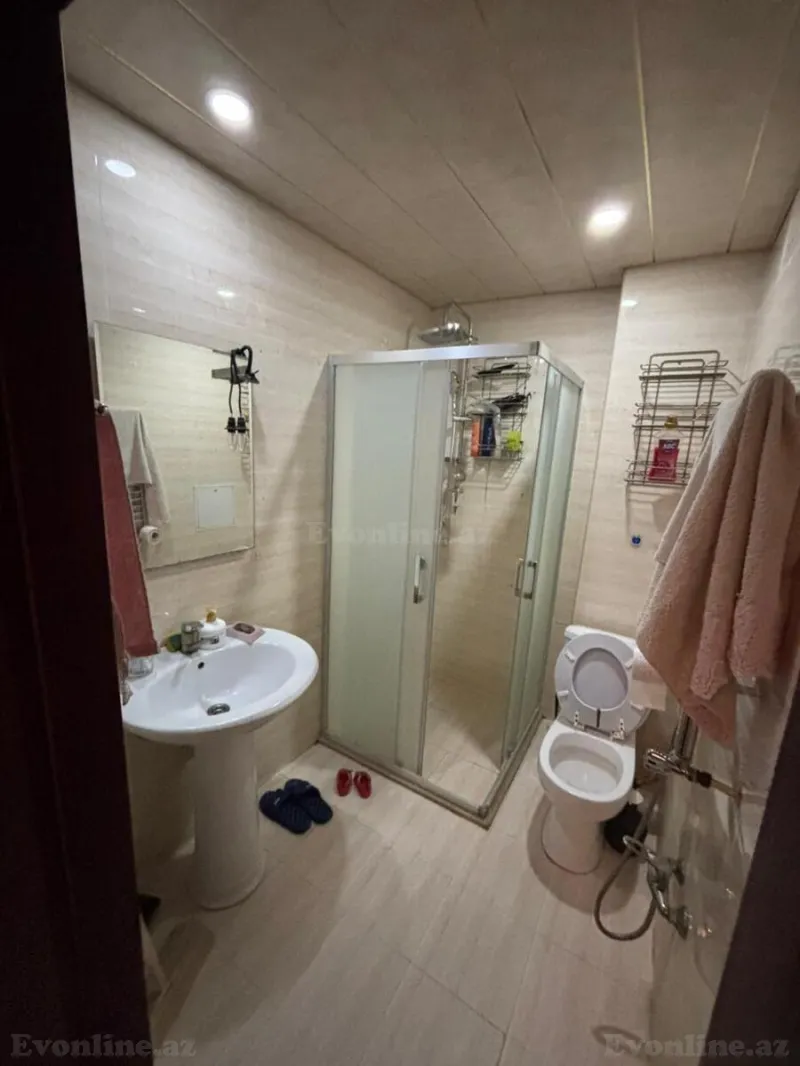 Kirayə verilir 2 otaqlı Mənzil Yeni tikili 70 m² Səbail r. - şəkil 13