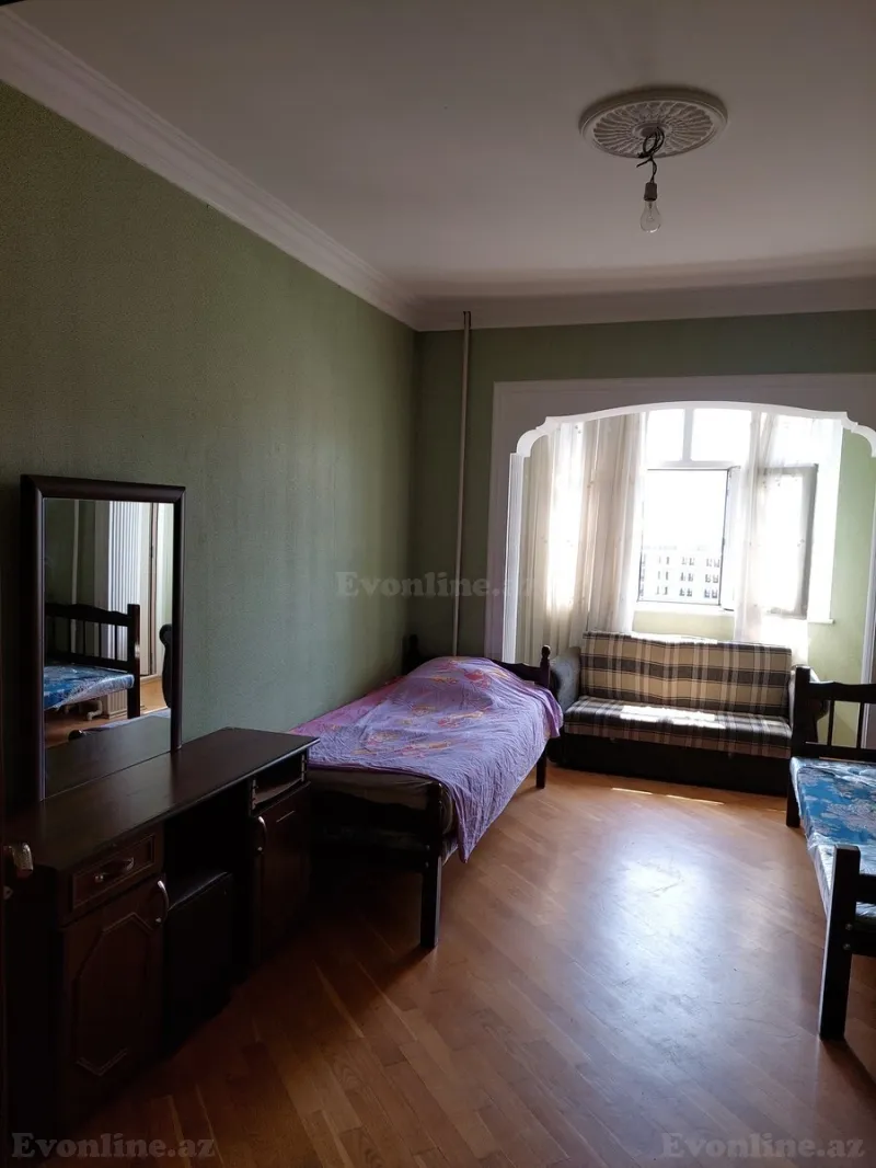 Kirayə verilir 4 otaqlı Mənzil Köhnə tikili 1065 m² Nərimanov r. - şəkil 7