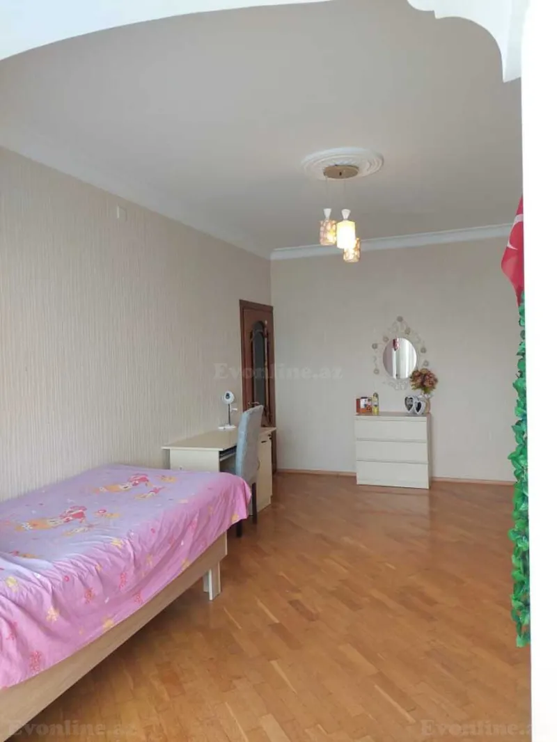 Kirayə verilir 4 otaqlı Mənzil Köhnə tikili 1065 m² Nərimanov r. - şəkil 16
