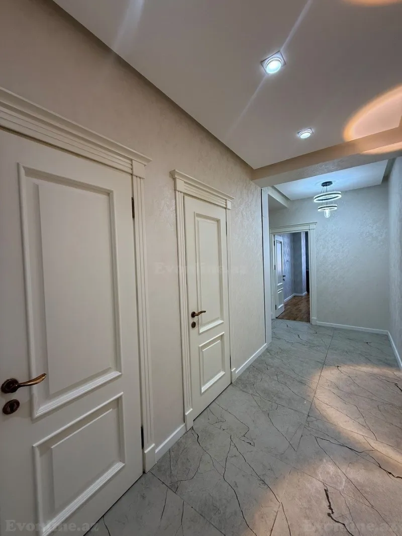 Satılır 3 otaqlı Mənzil Yeni tikili 128 m² Memar Əcəmi m. - şəkil 9