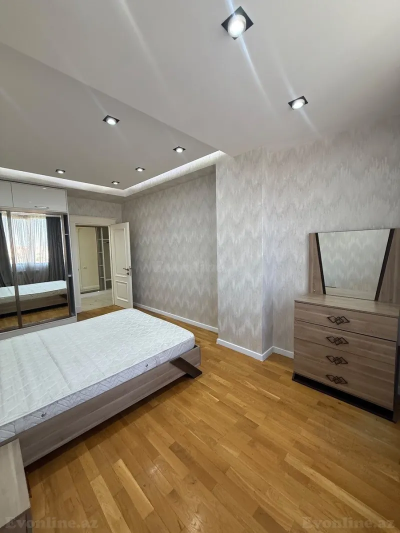Satılır 3 otaqlı Mənzil Yeni tikili 128 m² Memar Əcəmi m. - şəkil 17