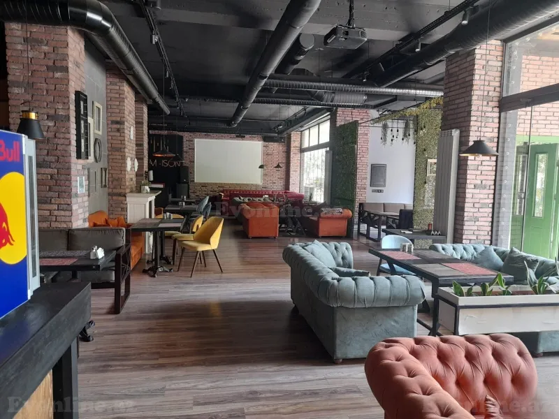 Obyekt 500 m² Elmlər Akademiyası m. Kirayə verilir