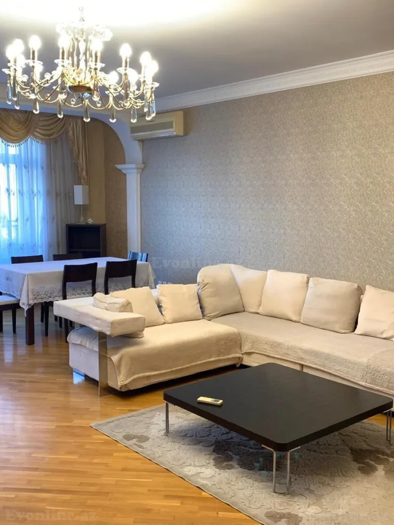 3 otaqlı Mənzil 150 m² Nizami m. Kirayə verilir