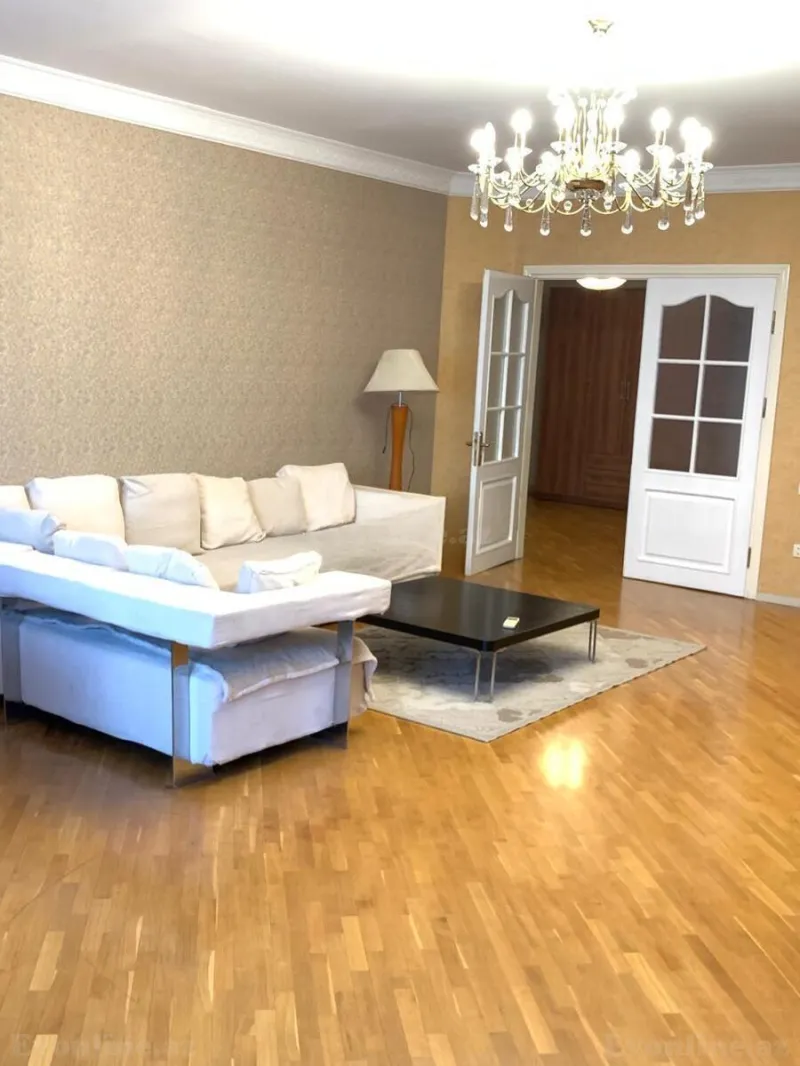 Kirayə verilir 3 otaqlı Mənzil Yeni tikili 150 m² Nizami m. - şəkil 2