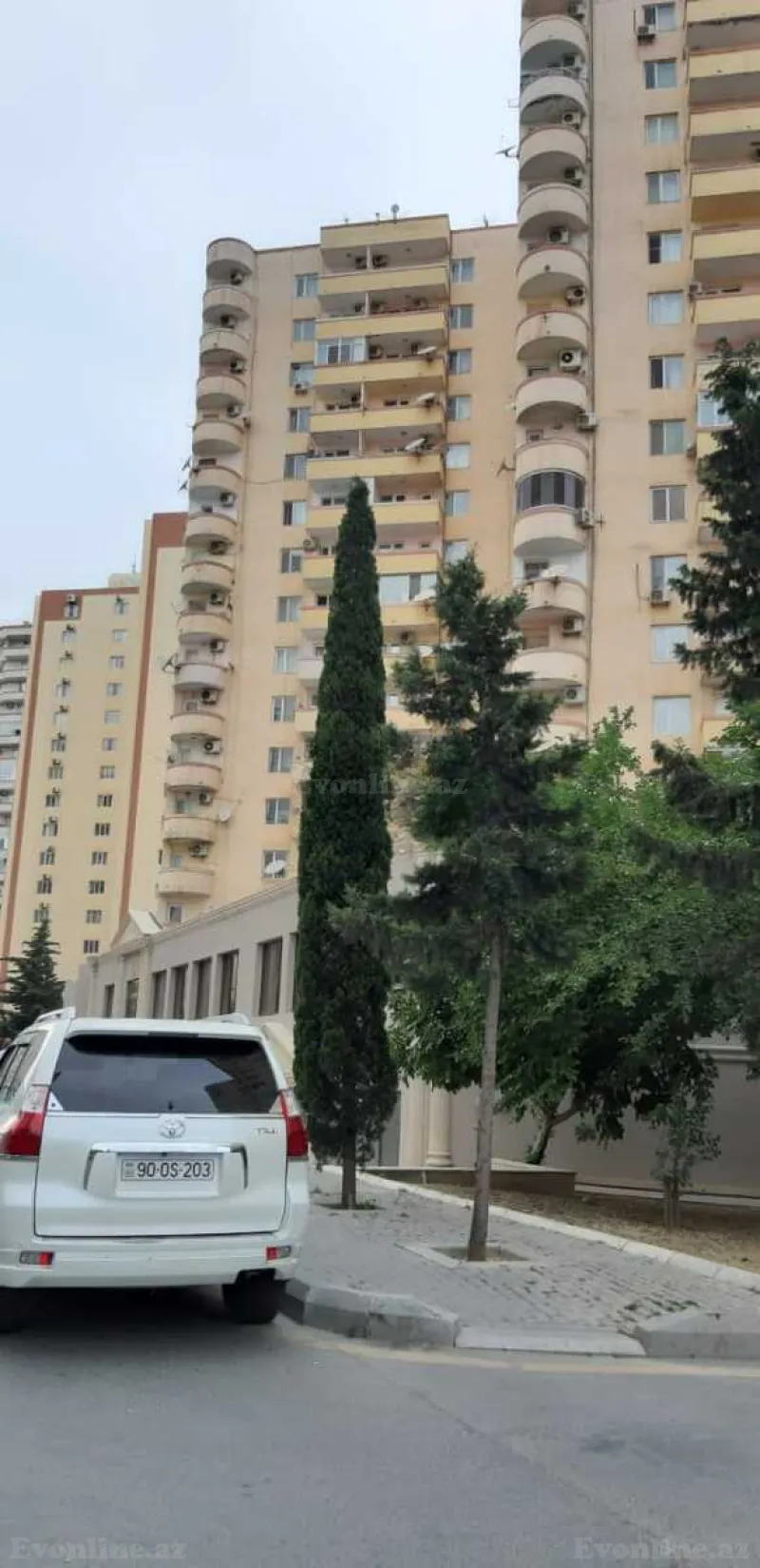 2 otaqlı Mənzil 80 m² Elmlər Akademiyası m. Satılır