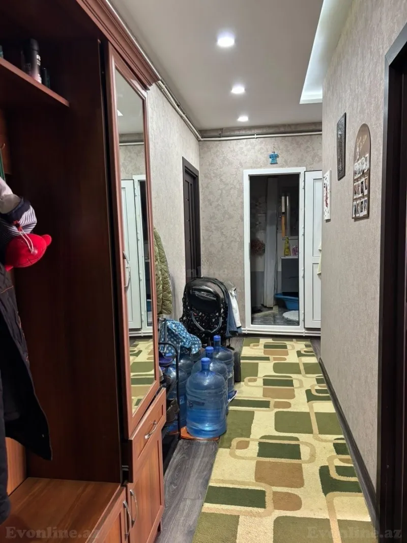 Satılır 2 otaqlı Mənzil Köhnə tikili 65 m² 8-ci mikrorayon - şəkil 4
