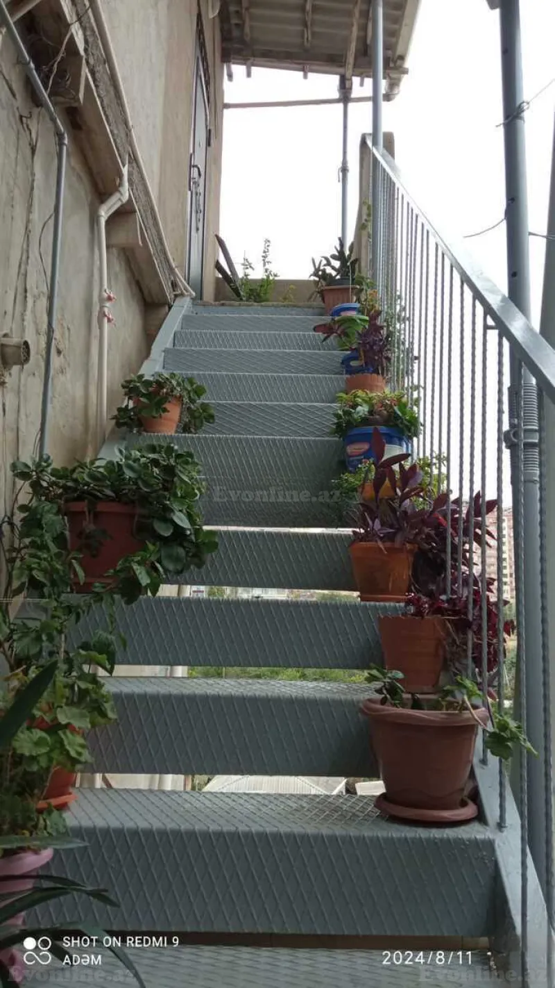 2 otaqlı Mənzil 65 m² İnşaatçılar m. Kirayə verilir