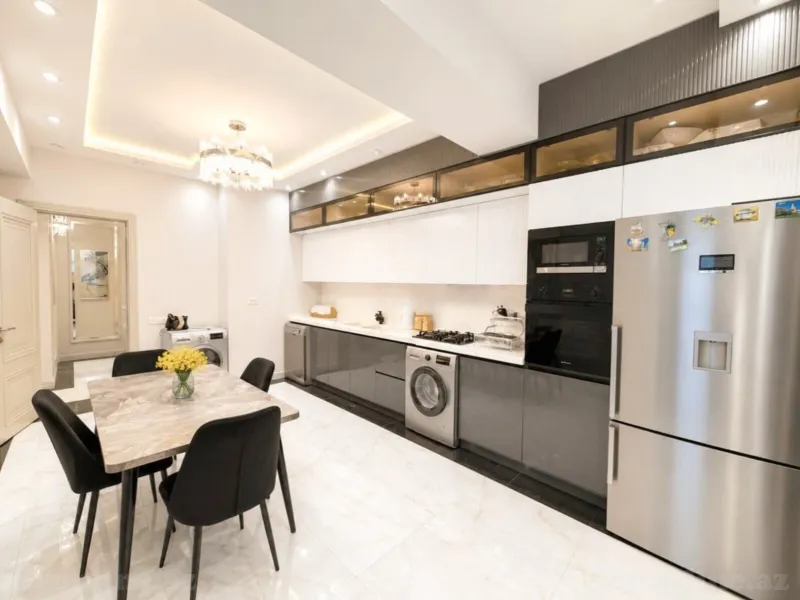 Satılır 3 otaqlı Mənzil Yeni tikili 130 m² 28 May m. - şəkil 5