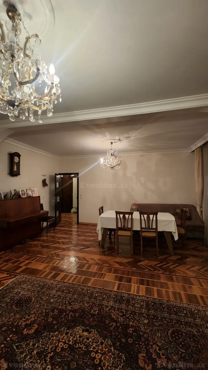 4 otaqlı Mənzil 100 m² Binəqədi r. Satılır