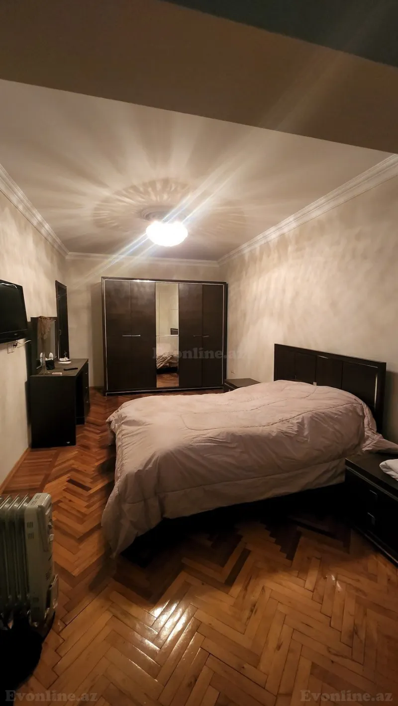 Satılır 4 otaqlı Mənzil Köhnə tikili 100 m² Binəqədi r. - şəkil 2