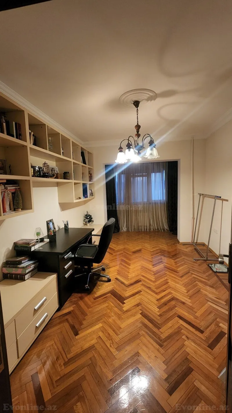 Satılır 4 otaqlı Mənzil Köhnə tikili 100 m² Binəqədi r. - şəkil 6