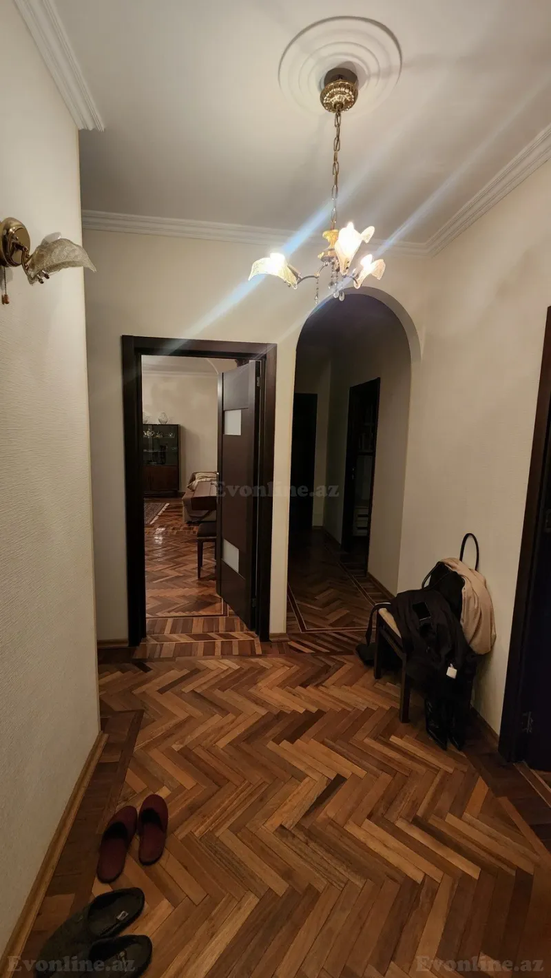 Satılır 4 otaqlı Mənzil Köhnə tikili 100 m² Binəqədi r. - şəkil 7