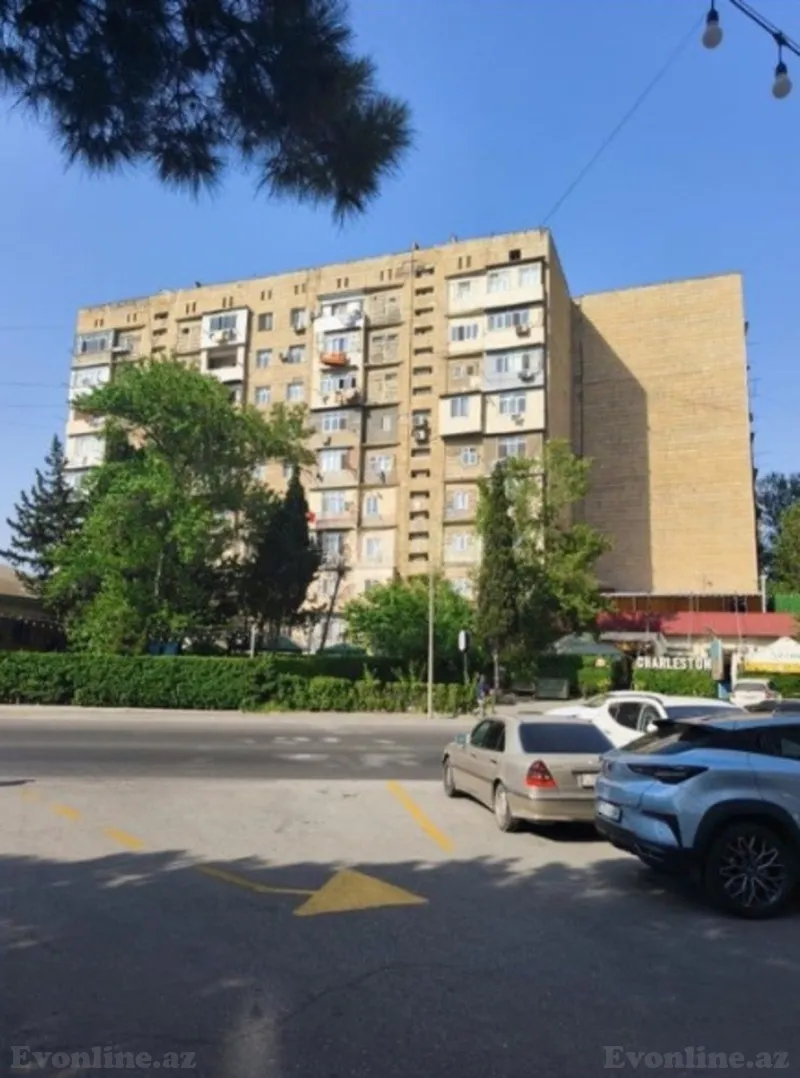 Satılır 3 otaqlı Mənzil Köhnə tikili 79 m² Xalqlar Dostluğu m. - şəkil 2