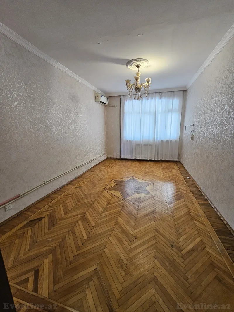 3 otaqlı Mənzil 75 m² 7-ci mikrorayon Satılır