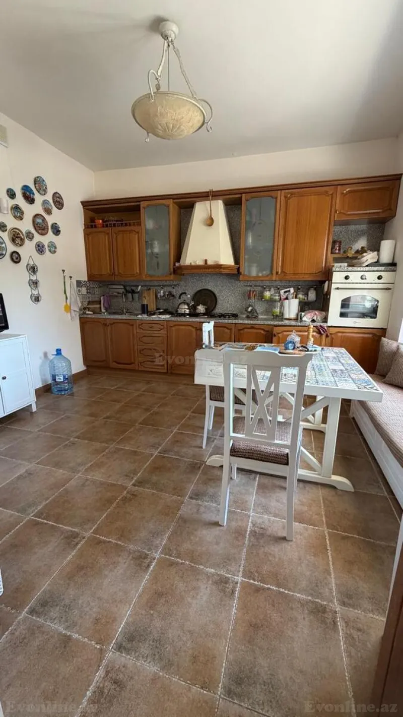 Satılır 7 otaqlı Həyət evi 200 m² Şüvəlan - şəkil 5