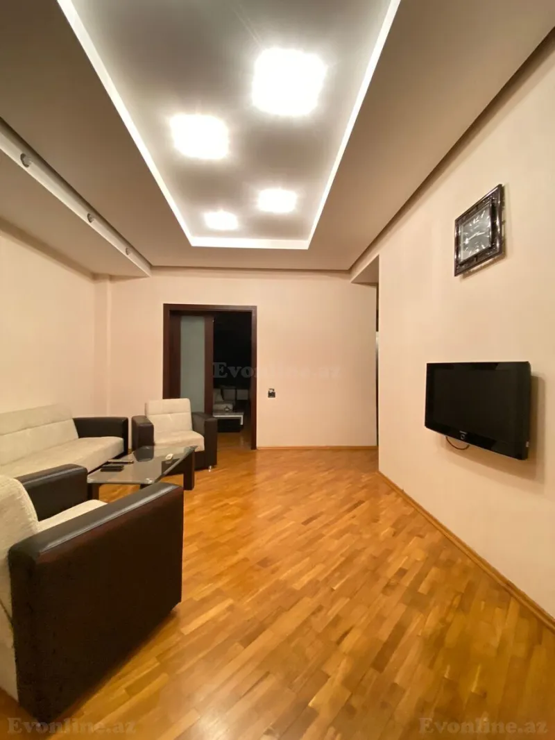 Kirayə verilir 3 otaqlı Mənzil Yeni tikili 140 m² İnşaatçılar m. - şəkil 5