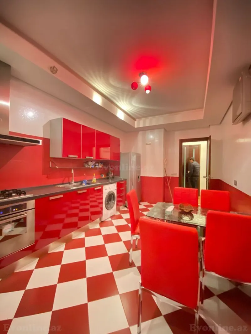 Kirayə verilir 3 otaqlı Mənzil Yeni tikili 140 m² İnşaatçılar m. - şəkil 10