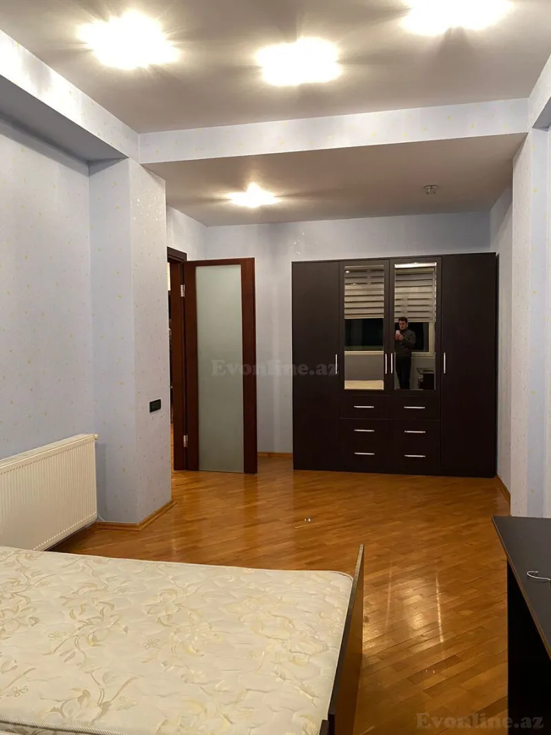 Kirayə verilir 3 otaqlı Mənzil Yeni tikili 140 m² İnşaatçılar m. - şəkil 13