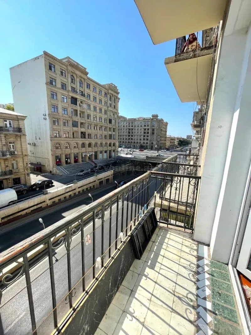 Satılır 2 otaqlı Mənzil Köhnə tikili 55 m² Nəriman Nərimanov m. - şəkil 3