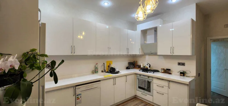Kirayə verilir 3 otaqlı Mənzil Yeni tikili 148 m² 8 Noyabr m. - şəkil 9