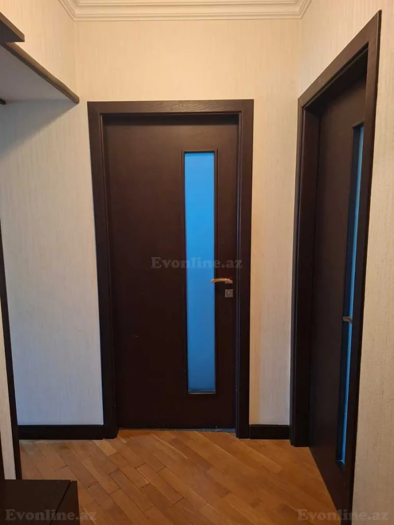 Satılır 3 otaqlı Mənzil Köhnə tikili 65 m² İnşaatçılar m. - şəkil 2