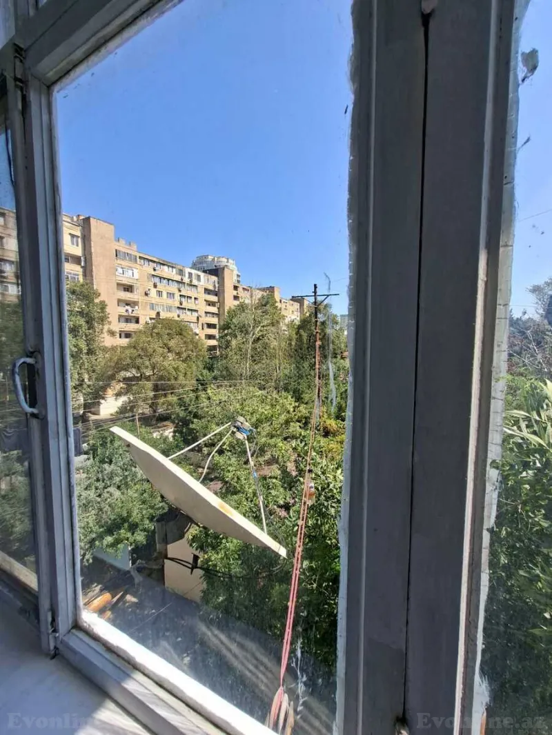 Satılır 3 otaqlı Mənzil Köhnə tikili 65 m² İnşaatçılar m. - şəkil 16