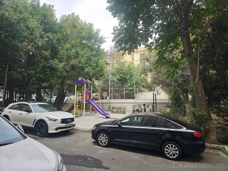 3 otaqlı Mənzil 100 m² Nizami m. Satılır