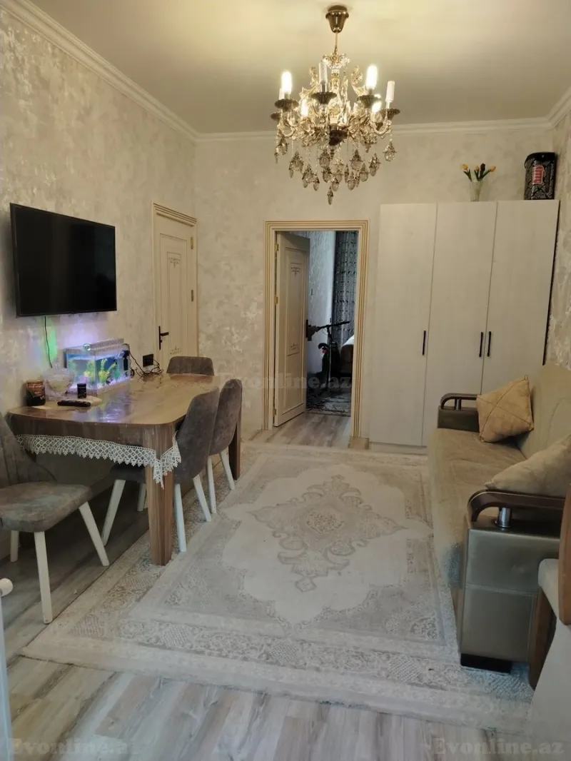 3 otaqlı Mənzil 50 m² 1-ci mikrorayon Satılır