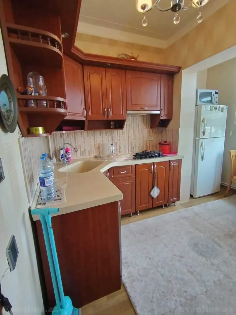 Satılır 3 otaqlı Mənzil Köhnə tikili 75 m² Xalqlar Dostluğu m. - şəkil 3