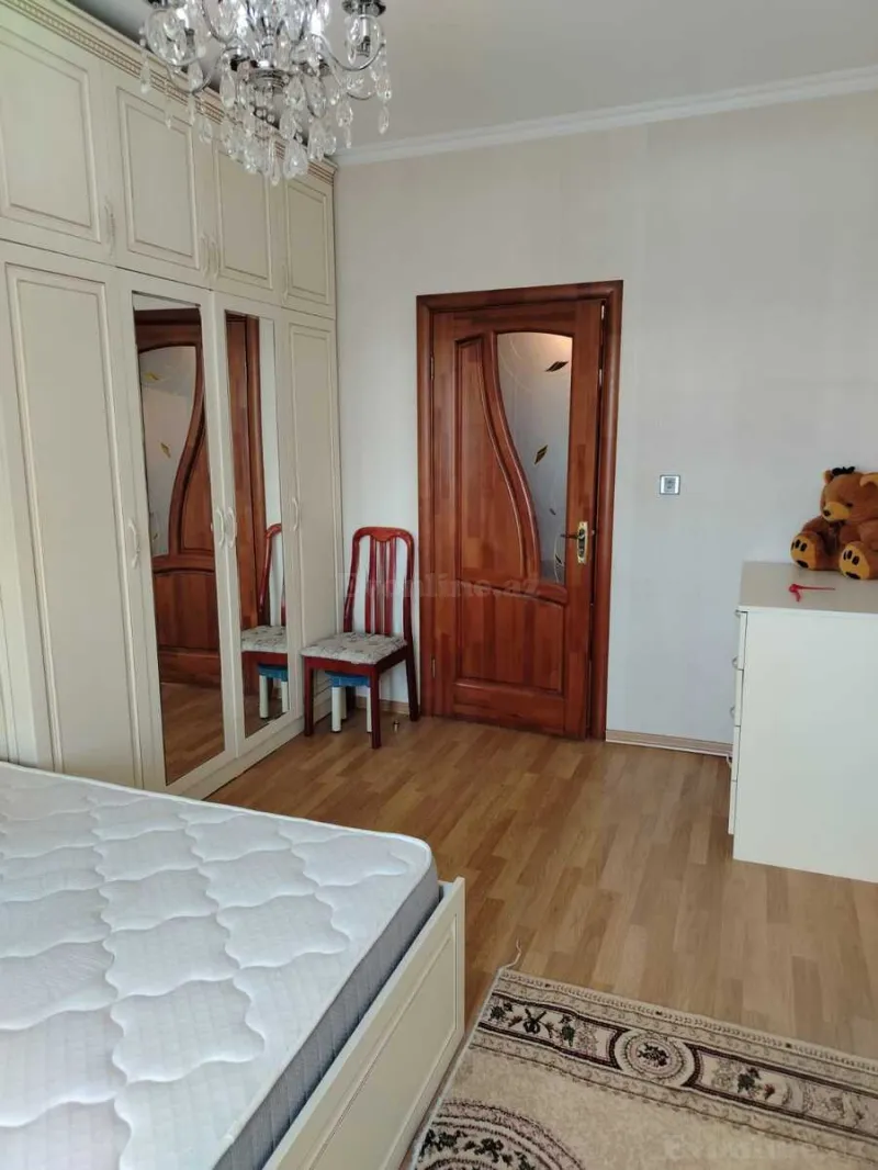Satılır 3 otaqlı Mənzil Köhnə tikili 75 m² Xalqlar Dostluğu m. - şəkil 6