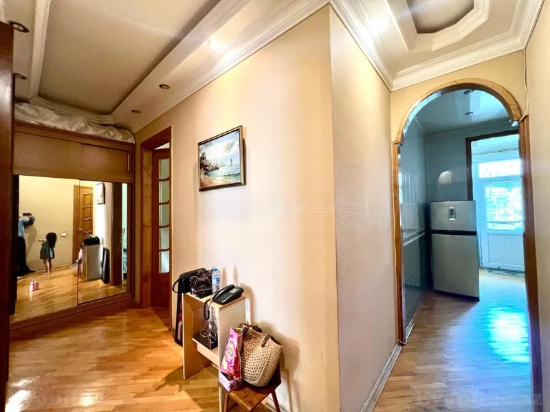Satılır 2 otaqlı Mənzil Köhnə tikili 70 m² Nizami m. - şəkil 11