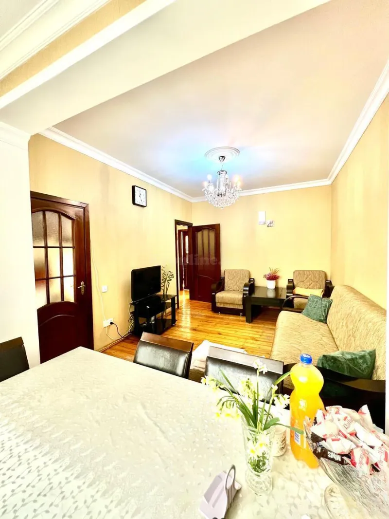 Satılır 3 otaqlı Mənzil Köhnə tikili 75 m² Gənclik m. - şəkil 3