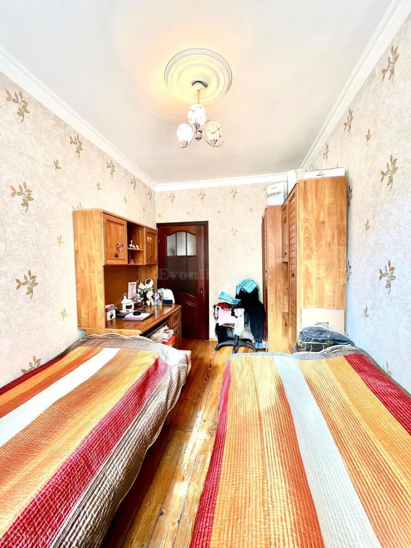 Satılır 3 otaqlı Mənzil Köhnə tikili 75 m² Gənclik m. - şəkil 6