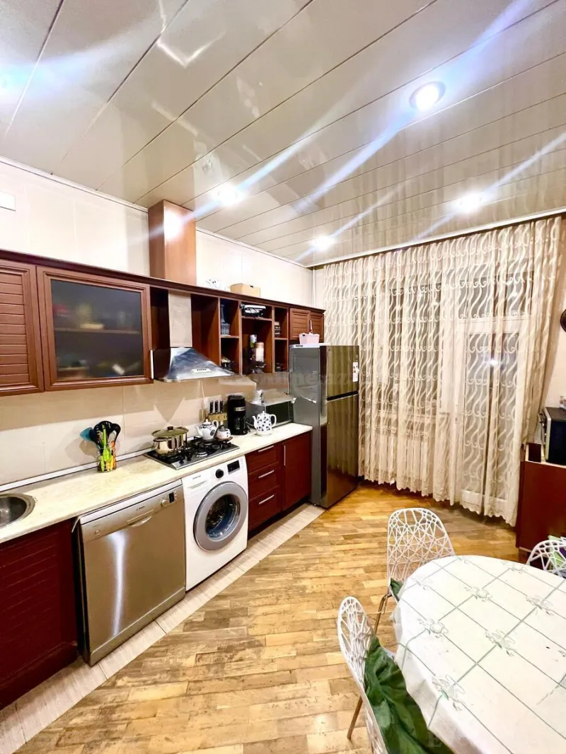 Satılır 2 otaqlı Mənzil Yeni tikili 90 m² 8 Noyabr m. - şəkil 4