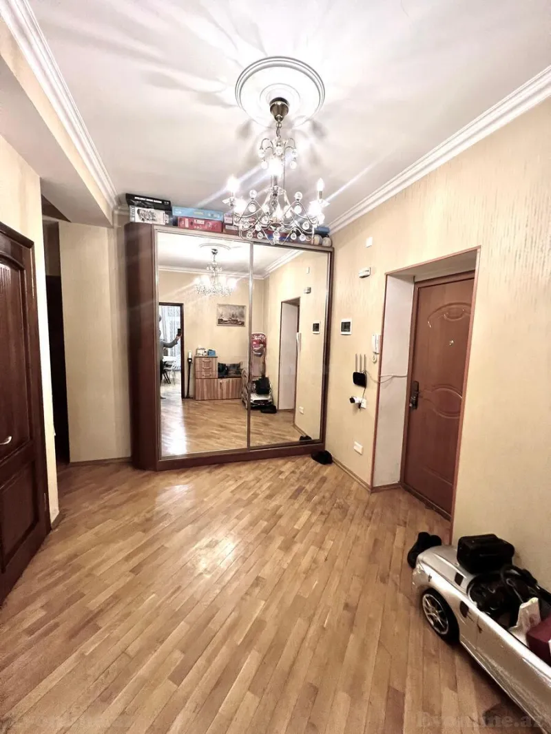 Satılır 2 otaqlı Mənzil Yeni tikili 90 m² 8 Noyabr m. - şəkil 11