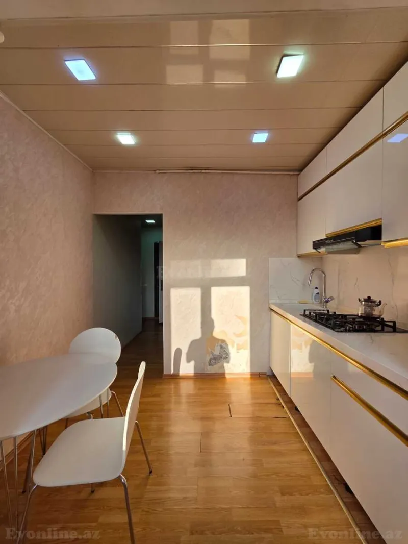 Satılır 2 otaqlı Mənzil Köhnə tikili 60 m² Yeni Günəşli - şəkil 5