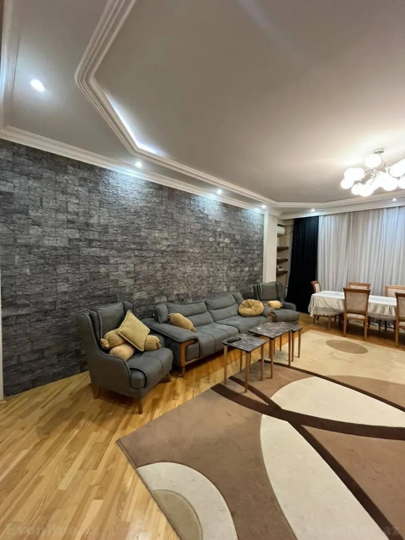 Kirayə verilir 3 otaqlı Mənzil Yeni tikili 135 m² İnşaatçılar m.