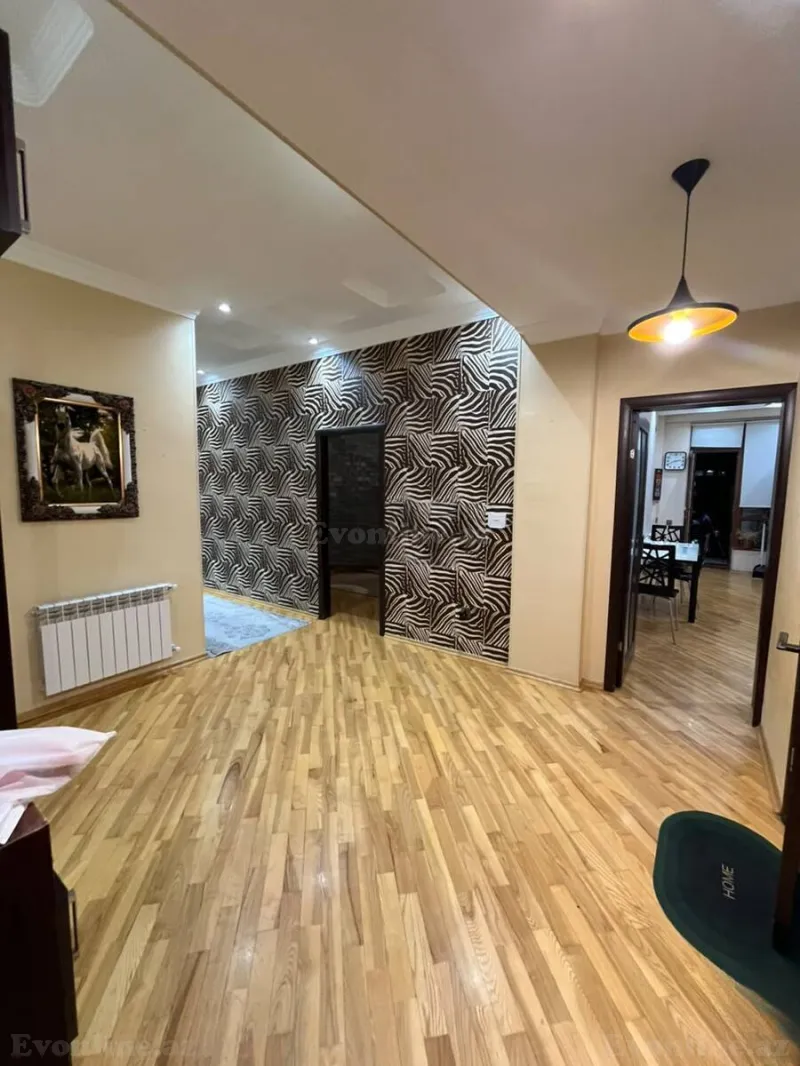 Kirayə verilir 3 otaqlı Mənzil Yeni tikili 135 m² İnşaatçılar m. - şəkil 6