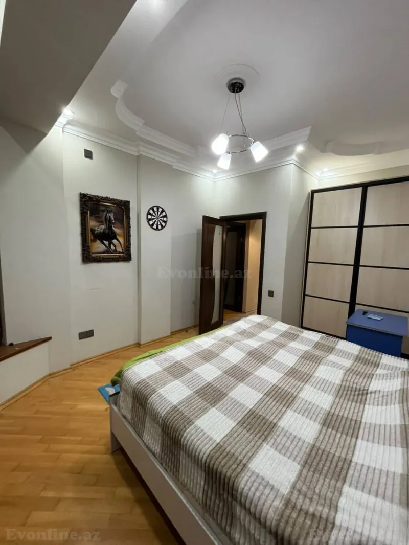 Kirayə verilir 3 otaqlı Mənzil Yeni tikili 135 m² İnşaatçılar m. - şəkil 14
