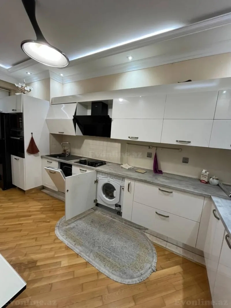 Kirayə verilir 3 otaqlı Mənzil Yeni tikili 135 m² İnşaatçılar m. - şəkil 16