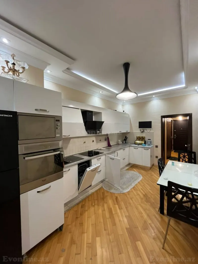 Kirayə verilir 3 otaqlı Mənzil Yeni tikili 135 m² İnşaatçılar m. - şəkil 17