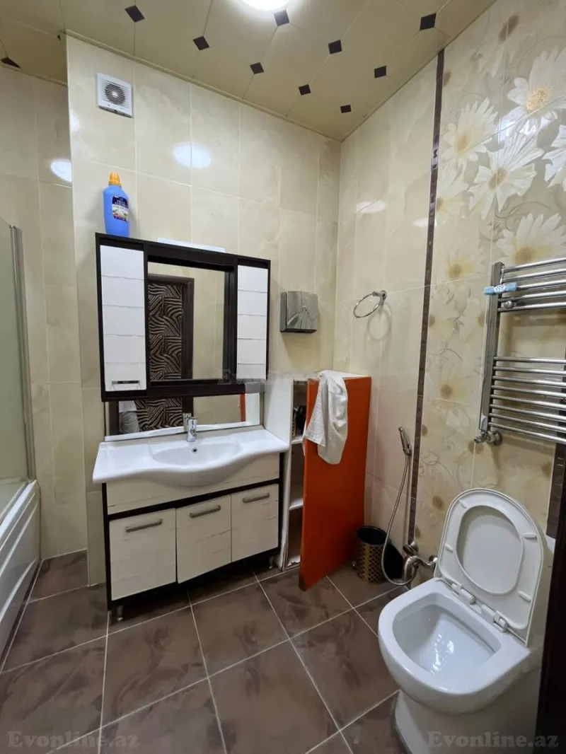 Kirayə verilir 3 otaqlı Mənzil Yeni tikili 135 m² İnşaatçılar m. - şəkil 24