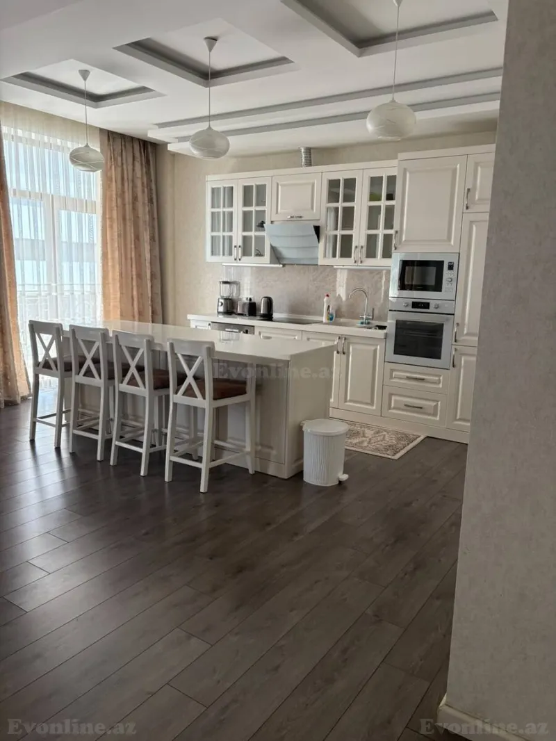 Kirayə verilir 3 otaqlı Mənzil Yeni tikili 133 m² Ağ şəhər