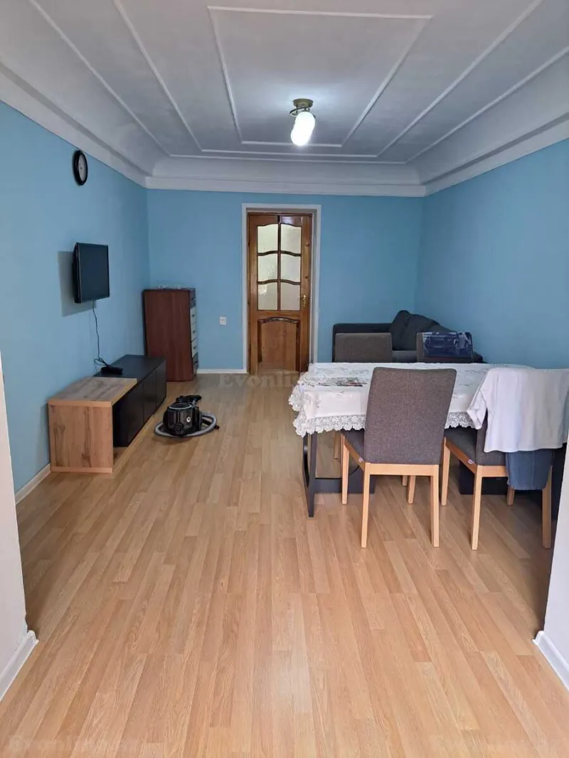 3 otaqlı Mənzil 70 m² Elmlər Akademiyası m. Kirayə verilir