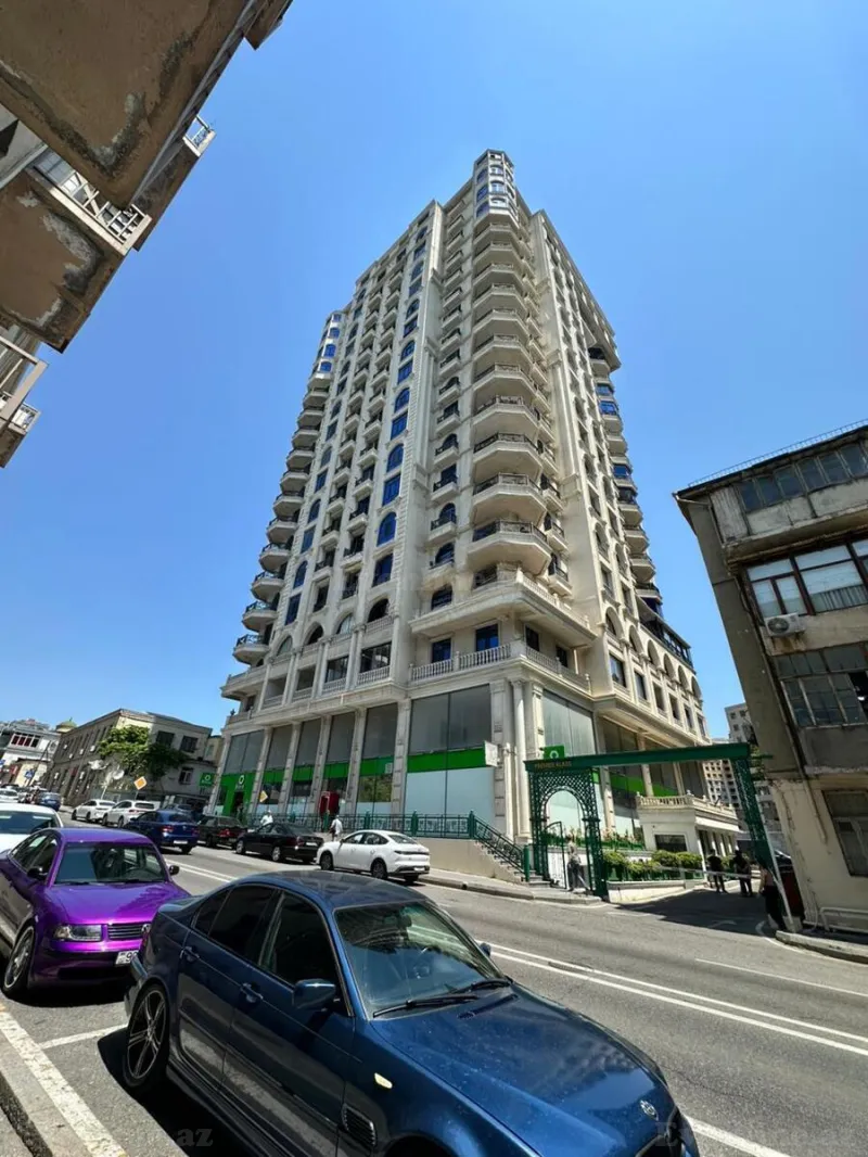 Satılır 3 otaqlı Mənzil Yeni tikili 168 m² 28 May m.