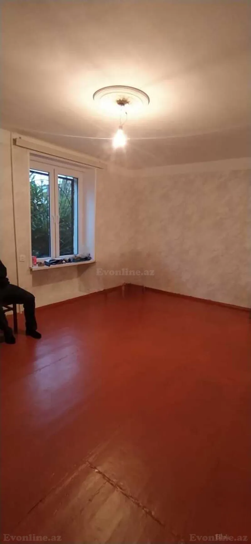 2 otaqlı Mənzil 40 m² Xalqlar Dostluğu m. Satılır